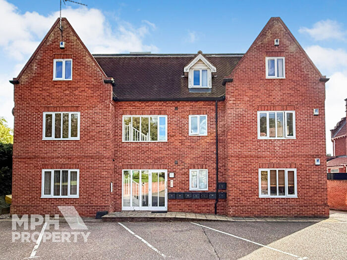 2 Bedroom Apartment To Rent In Hilton Court, Yarmouth Road, NR7