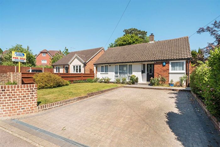 2 Bedroom Detached Bungalow For Sale In Oakwood Road, Maidstone, ME16