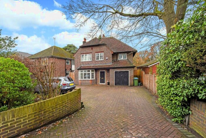 4 Bedroom Detached House To Rent In Brooklands Road, Weybridge, KT13