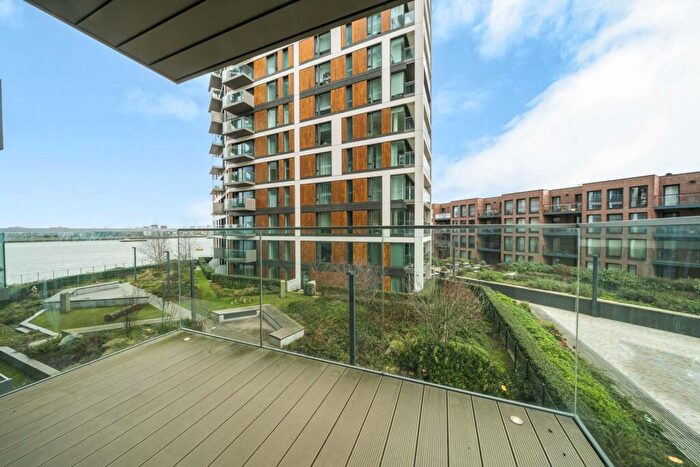 1 Bedroom Flat To Rent In Duke Of Wellington Avenue, Woolwich, London, SE18