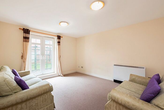 2 Bedroom Flat For Sale In Trafalgar House, Piccadilly Plaza, York, YO1