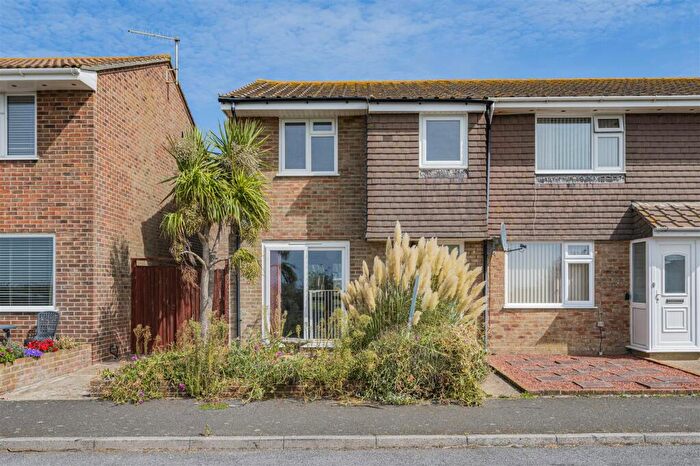 3 Bedroom House For Sale In St Crispians, Seaford, BN25