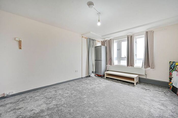 3 Bedroom Flat To Rent In Academy Gardens, Hayes And Harlington, Northolt, UB5