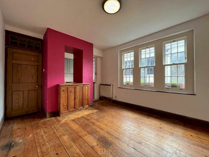 2 Bedroom Flat To Rent In Marshall Street, Soho, W1F