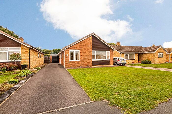 3 Bedroom Detached Bungalow For Sale In Links Road, Kennington, OX1