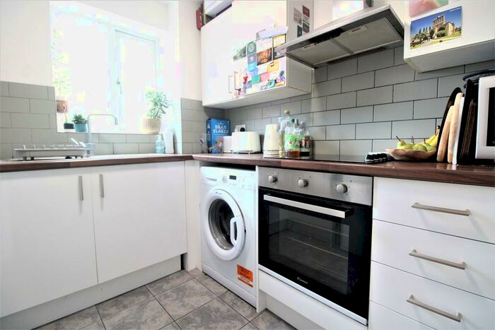 2 Bedroom Apartment To Rent In Blackdown Close, N2