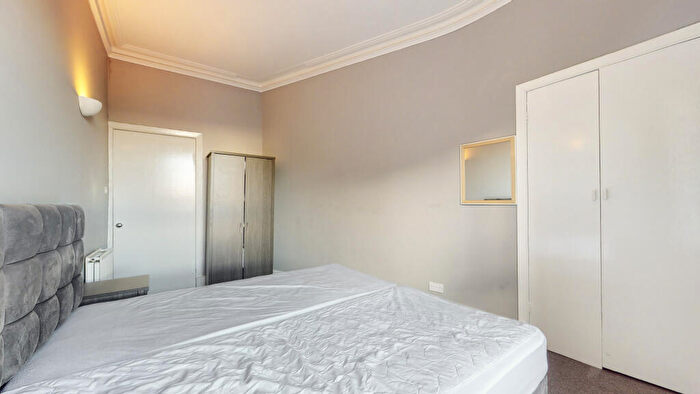 2 Bedroom Flat To Rent In /, Duke Street, Denistoun, G31
