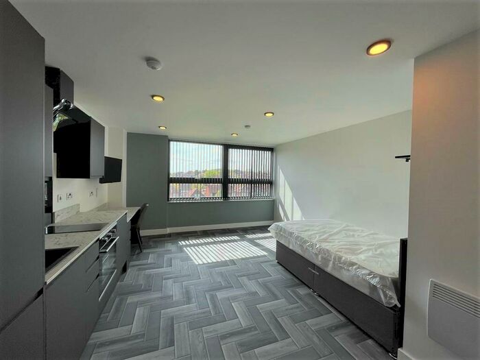 Studio To Rent In High Road, Beeston, NG9