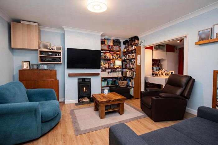 4 Bedroom Semi-Detached House For Sale In Featherstone Gardens, Borehamwood, WD6