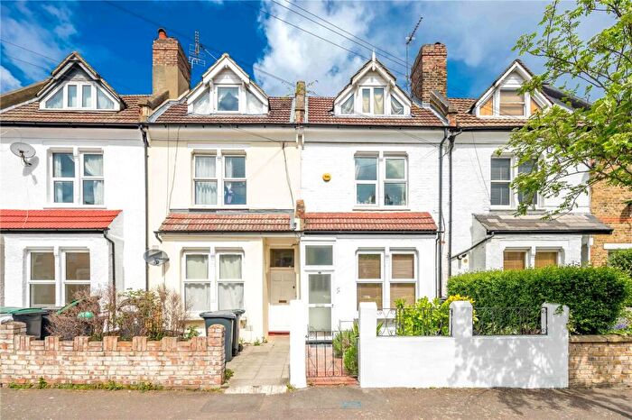 2 Bedroom Apartment To Rent In Townsend Road, Tottenham, London, N15