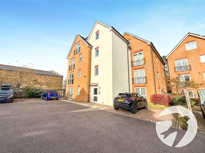 2 Bedroom Flat For Sale In Ellis Close, London, SE9