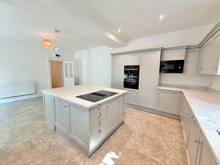 4 Bedroom Semi-detached House To Rent In Lewis Road, Neath, SA11