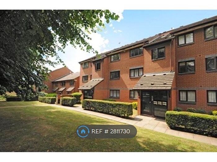 1 Bedroom Flat To Rent In Limetree Walk, London, SW17