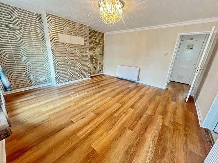 2 Bedroom Maisonette To Rent In Leda Avenue, Enfield, EN3