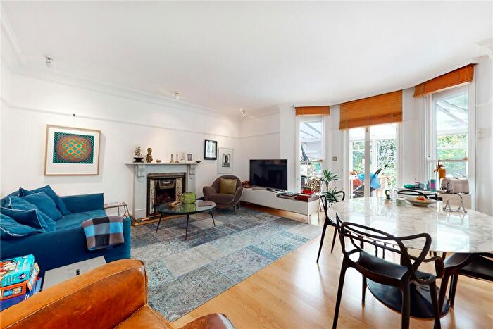 3 Bedroom Apartment To Rent In King Henrys Road, London, NW3