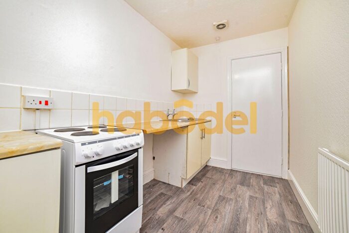 1 Bedroom Flat To Rent In Park Avenue, Princes Avenue, Sculcoates, Hull, HU5