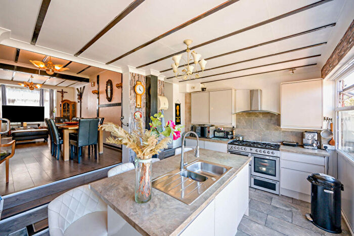 4 Bedroom Terraced House For Sale In Bridge End, Walthamstow, Waltham Forest, E17