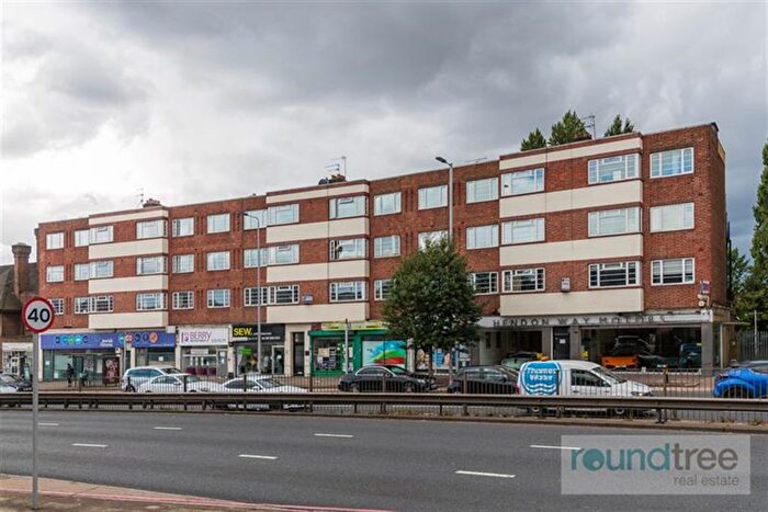 4 Bedroom Flat To Rent In Kennyland Court, Hendon Way, NW4