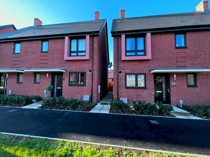 3 Bedroom Property To Rent In Heritage Road, Kingsnorth, Ashford, TN25