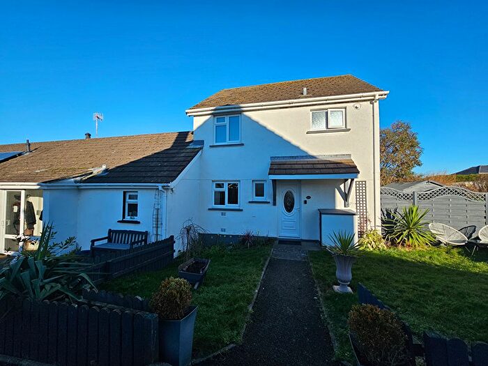 3 Bedroom End Of Terrace House For Sale In Heol Aberwennol, Borth, SY24