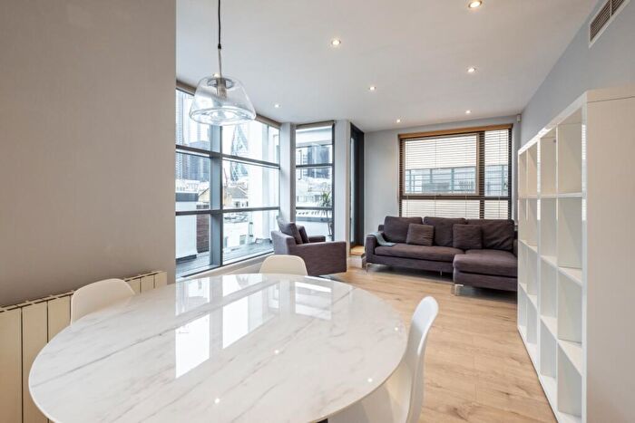 2 Bedroom Apartment To Rent In Portsoken Street, Epc:C, E1