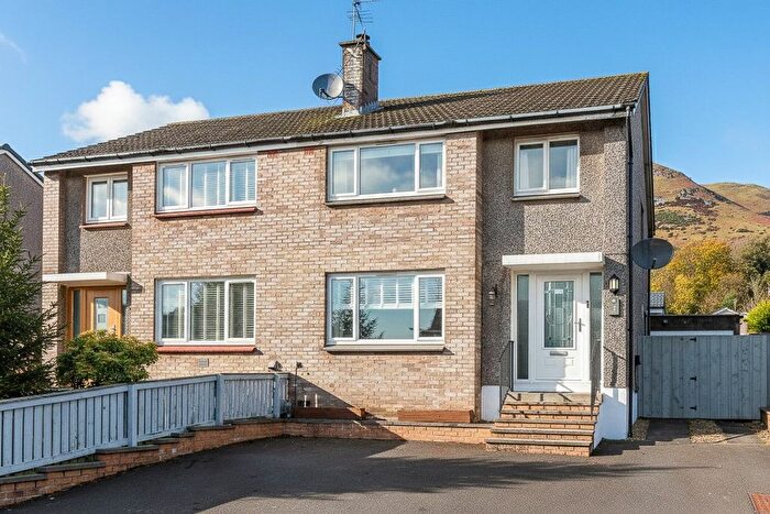 3 Bedroom Semi-detached House For Sale In Walnut Park, Tillicoultry, FK13