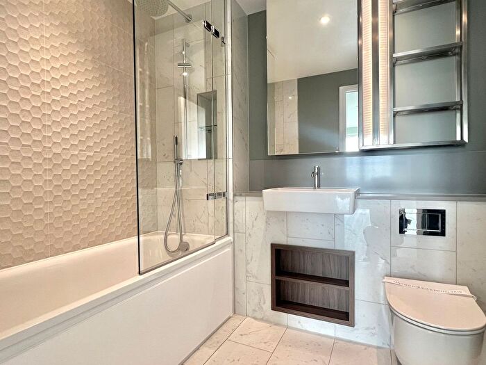 2 Bedroom Flat To Rent In Cairncross House, Townsend Road, London, SE3