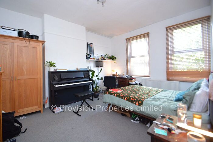 6 Bedroom Terraced House To Rent In Consort Terrace, Hyde Park, Leeds, LS3
