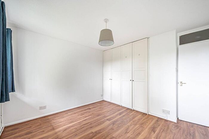 1 Bedroom Flat To Rent In Bells Hill, High Barnet, Barnet, EN5