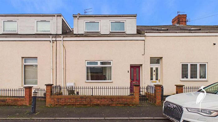 3 Bedroom Cottage For Sale In Sheppard Terrace, Castletown, Sunderland, SR5