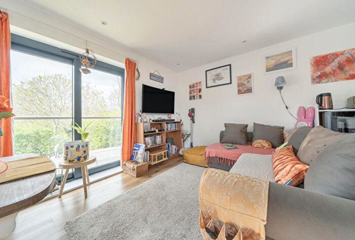 2 Bedroom Apartment For Sale In Whitefield Road, Bristol, BS5