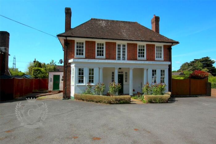 3 Bedroom Penthouse For Sale In Bere Farm Lane, North Boarhunt, Fareham, Hampshire, PO17