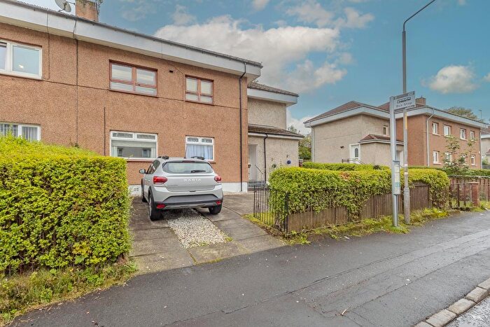 3 Bedroom Flat For Sale In Quarrywood Road, Barmulloch, G21