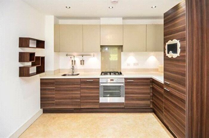 2 Bedroom Flat To Rent In Cofton Park Close, Rednal, Birmingham, West Midlands, B45