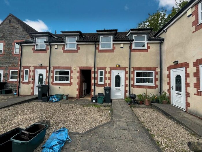 3 Bedroom House To Rent In Bernards Brook, Fishponds, Bristol, BS16