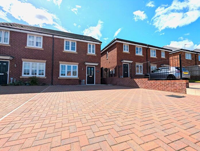 3 Bedroom Semi-Detached House For Sale In Aspen Drive, Pelton, DH2