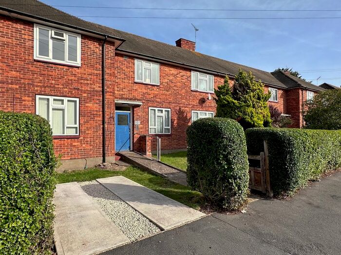 1 Bedroom Flat To Rent In Petersfield Close, Romford, RM3