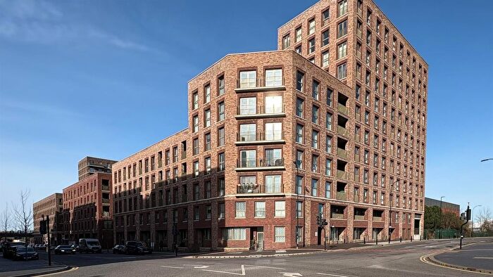 4 Bedroom Flat For Sale In Gallions Reach, London, E6