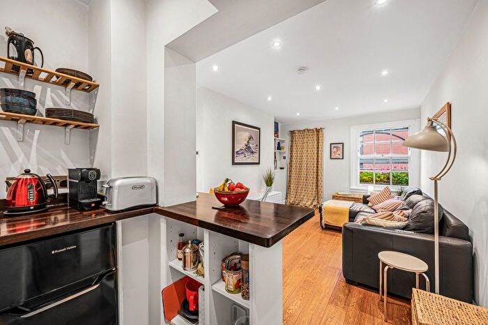 1 Bedroom Flat To Rent In Fletcher Buildings, Martlett Court, WC2B