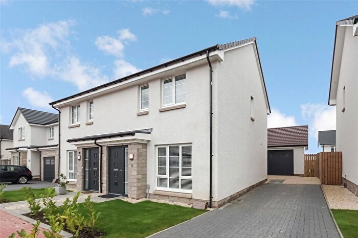 3 Bedroom Semi-Detached House For Sale In Glamis Crescent, Glenmavis, Airdrie, North Lanarkshire, ML6
