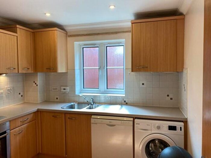 2 Bedroom Apartment To Rent In Winn Road, Southampton, SO17