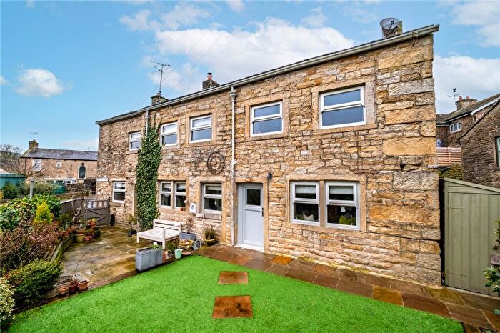 4 Bedroom Detached House For Sale In Mill Cottages, Salterforth, Barnoldswick, Lancashire, BB18