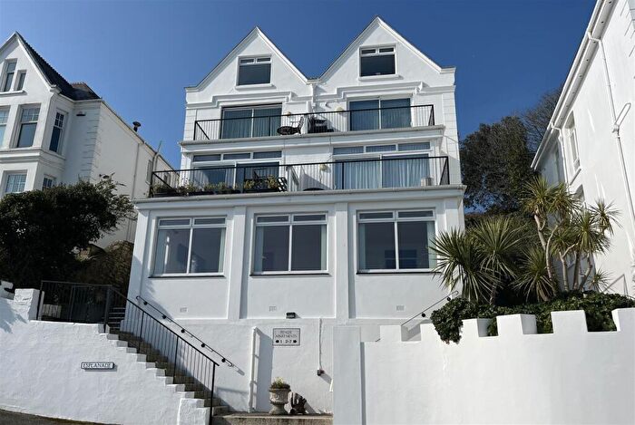 2 Bedroom Apartment For Sale In Tower Park, Fowey, PL23