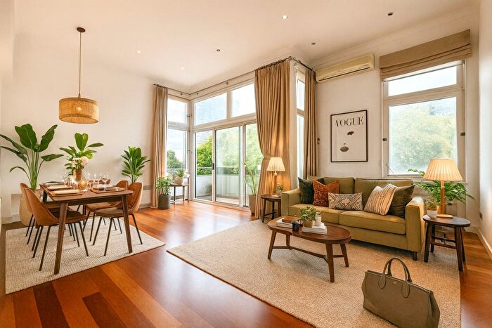 3 Bedroom Flat To Rent In The Water Gardens, London, W2