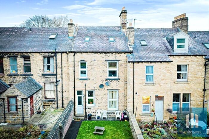 4 Bedroom Apartment To Rent In Upper George Street, Springwood, Huddersfield, HD1