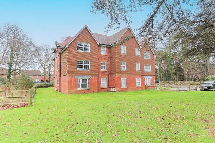 2 Bedroom Flat To Rent In Montefiore Drive, Sarisbury Green, SO31