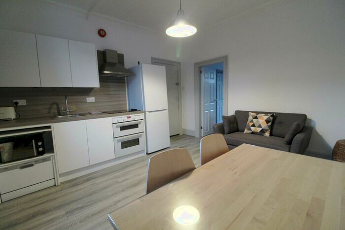 1 Bedroom Apartment To Rent In South Street, Reading, RG1