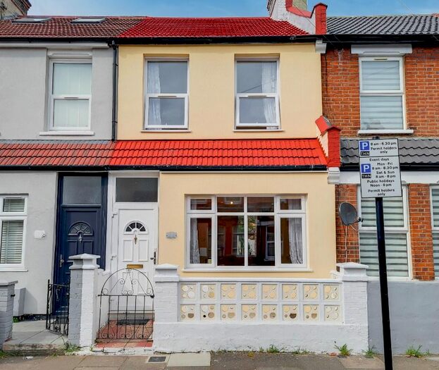 3 Bedroom Terraced House To Rent In Thackeray Avenue, Tottenham, London, N17