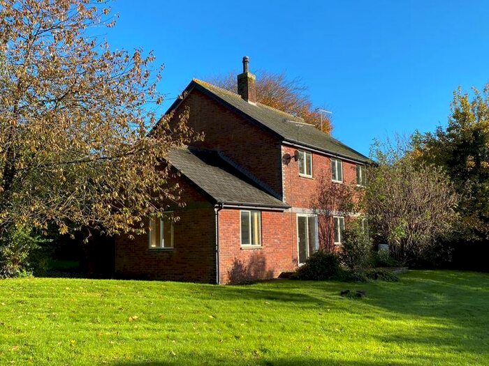4 Bedroom Detached House For Sale In Halberton, Tiverton, EX16