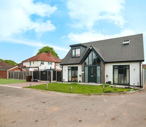 3 Bedroom Bungalow To Rent In Lighthorne Road, Solihull, B91